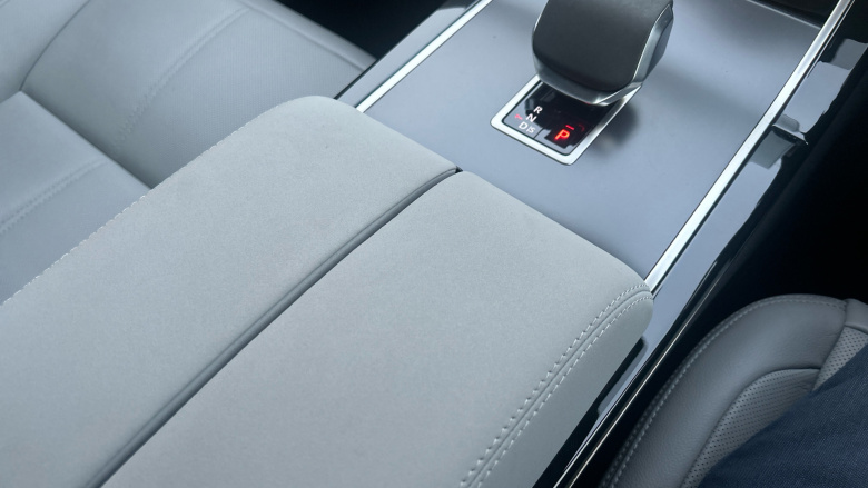 Land Rover Range Rover Velar 2.0 D200 MHEV Dynamic SE 5dr Auto Diesel Estate